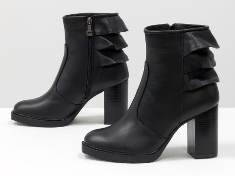 Весенние ботинки женские из натуральной кожи черного цвета на каблуке