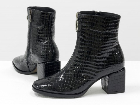 Жіночі черевики з натуральної чорної лакової текстурованої шкіри на квадратному підборі з блискавкою попереду, Б-2077-04