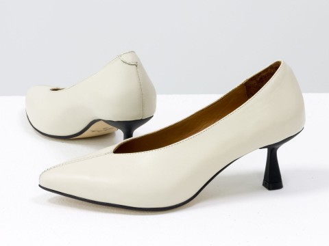 Дизайнерские туфли-перчатки на невысоком каблуке "рюмочка" из натуральной итальянской кожи бежевого цвета,  Т-2050-24