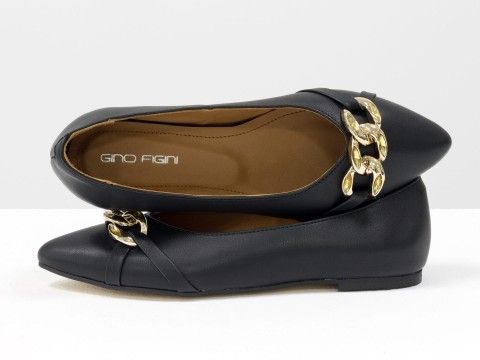 Жіночі туфлі на низькому ходу з натуральної чорної шкіри із золотою фурнітурою, Т-2109-02