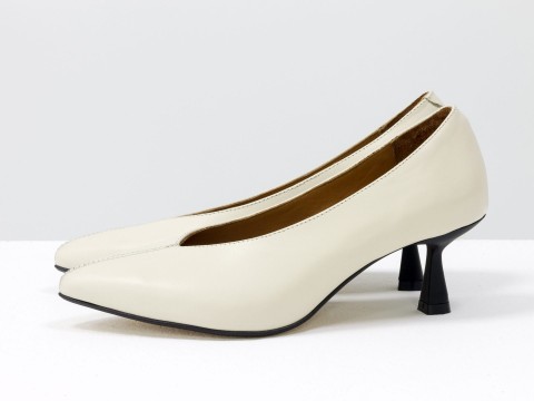 Дизайнерские туфли-перчатки на невысоком каблуке "рюмочка" из натуральной итальянской кожи молочного цвета, Т-2050-24