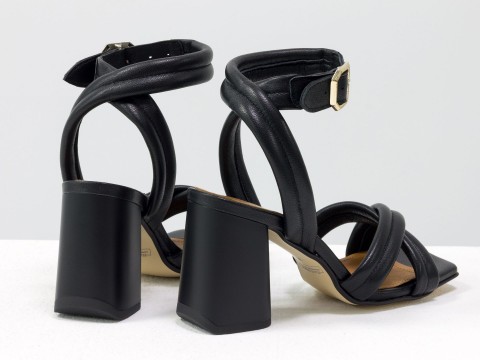 Дизайнерские черные босоножки на расклешенном матовом каблуке из натуральной итальянской кожи