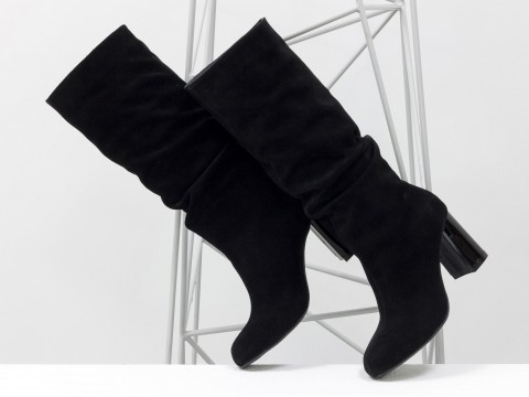 Жіночі чоботи з гармошкою з натуральної замші чорного кольору, М-17400/2-01
