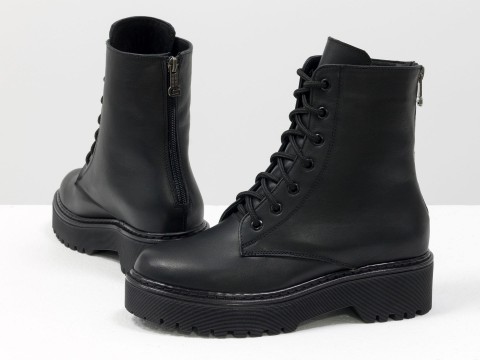 Женские ботинки из натуральной черной кожи на шнуровке и молнией сзади, Б-20103-02