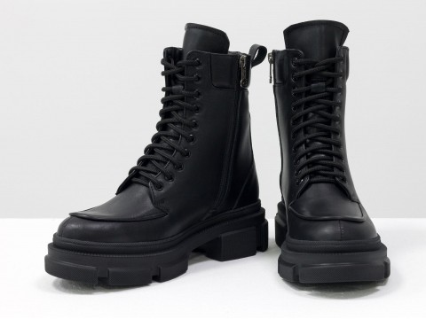 Жіночі чорні черевики з натуральної шкіри на шнурівці, Б-20105-03