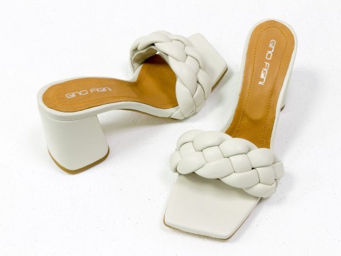Дизайнерские босоножки "косичка" на расклешенном  каблуке из натуральной итальянской кожи цвета слоновой кости