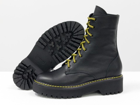 Жіночі черевики з натуральної шкіри чорного кольору на шнурівці, Б-2069-04