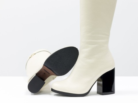 Высокие женские сапоги на каблуке из натуральной кожи флотар молочного цвета, М-17405-05,
