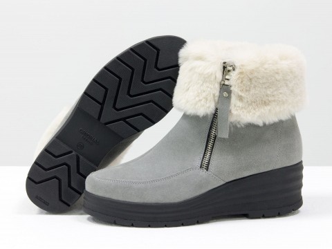 Зимові черевики з узлісся із замші сірого кольору на танкетці