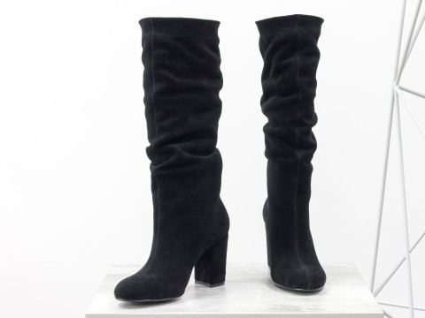 Жіночі чоботи гармошка з натуральної замші чорного кольору, М-17400/1-01