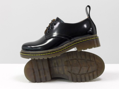 Жіночі чорні туфлі на підошві з натуральної шкіри, Т-2048-01