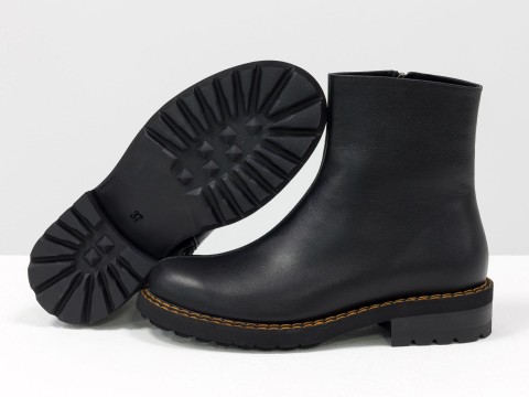 Женские ботинки из натуральной черной кожи на подошве с оранжевой строчкой, Б-2057-01