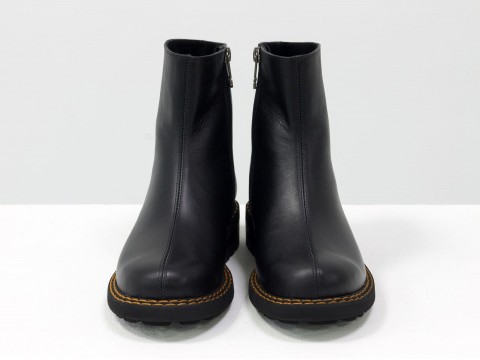 Жіночі черевики з натуральної чорної шкіри на підошві з помаранчевою строчкою, Б-2057-01
