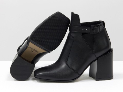Женские  ботинки из натуральной черной кожи с пряжкой на устойчивом каблуке, Б-20100-01