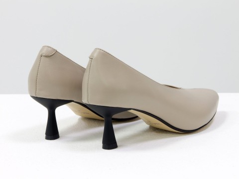 Дизайнерские туфли-перчатки на невысоком каблуке "рюмочка" из натуральной итальянской кожи бежевого цвета,  Т-2050-18