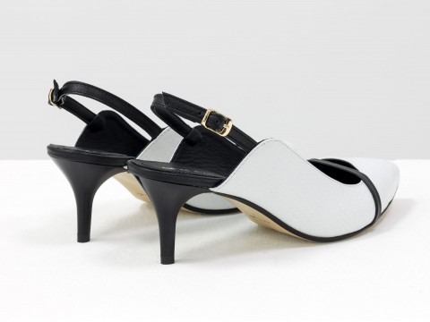 Жіночі туфлі з відкритою п'ятою з натуральної шкіри білого кольору на шпильці