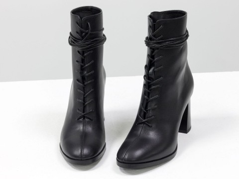 Дизайнерські базові ботильйони чорного кольору на шнурівці з натуральної лицьової шкіри на високих підборах, Б-2091-01