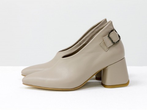 Дизайнерские закрытые туфли на невысоком обтяжном каблуке из натуральной итальянской кожи бежевого цвета,  Т-2056-07