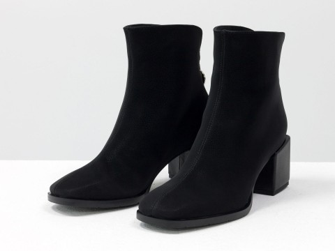 Женские  ботинки из натуральной черной бархатной кожи на квадратном обтяжном каблуке, Б-2076-01