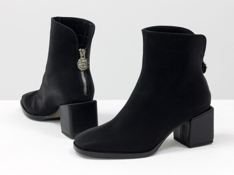 Жіночі черевики з натуральної чорної оксамитової шкіри на обтяжному каблуці, Б-2076-01