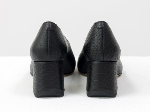 Дизайнерские туфли-перчатки на невысоком обтяжном каблуке из натуральной итальянской кожи черного цвета с фурнитурой,  Т-2050-15