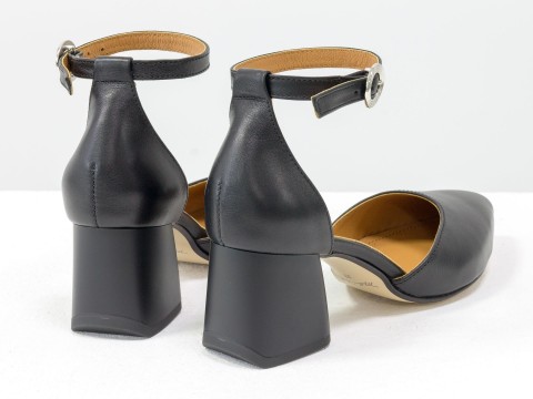 Женские классические туфли с ремешком из натуральной кожи черного цвета