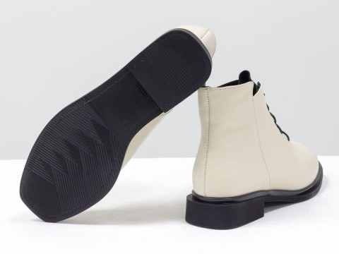 Жіночі черевики із квадратним носком із натуральної матової шкіри молочного кольору