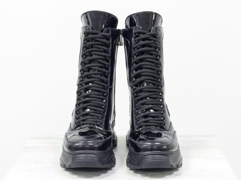 Высокие ботинки берцы черного цвета из натуральной блестящей и лаковой кожи