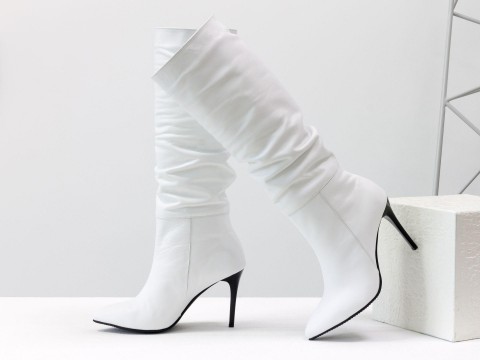 Жіночі білі чоботи на шпильці з натуральної шкіри