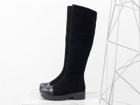 Високі чоботи на підошві з натуральної замші чорного кольору, М-19111-01