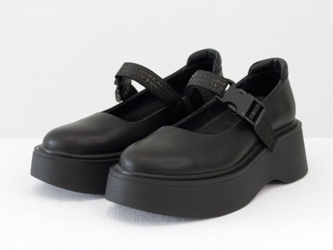 Туфлі з італійської шкіри чорного кольору на потовщеній підошві, Т-2117-02.