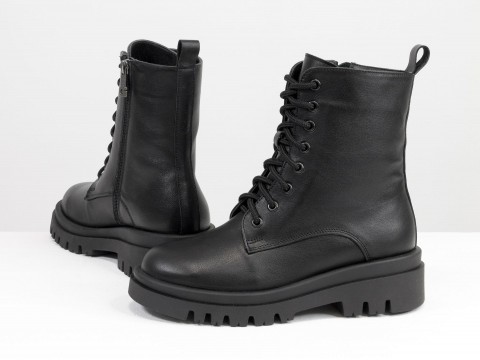 Класичні черевики з натуральної чорної шкіри на потовщеній підошві зі шнурівкою та блискавкою, Б-2196-01