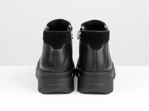 Жіночі черевики з натуральної шкіри чорного кольору із вставками із замші, Б-2164-01