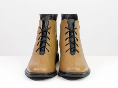 Класичні черевики їхньої натуральної шкіри карамельного кольору на шнурівці, Б-19142-24