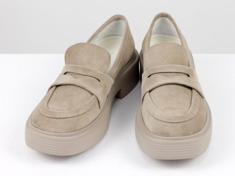 Туфлі-лофери з італійської замші бежевого кольору на потовщеній підошві, Т-2192-02