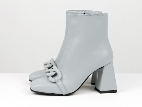 Жіночі монохромні черевики сірого кольору з натуральної шкіри з фурнітурою, Б-2206-01