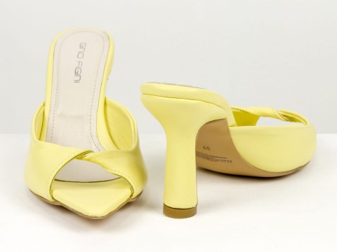 Яркие желтые мюли на каблуке из натуральной кожи Gino Figini
