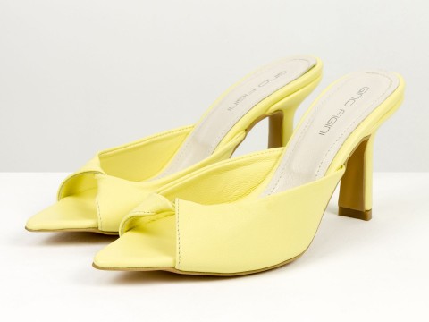Яркие желтые мюли на каблуке из натуральной кожи Gino Figini