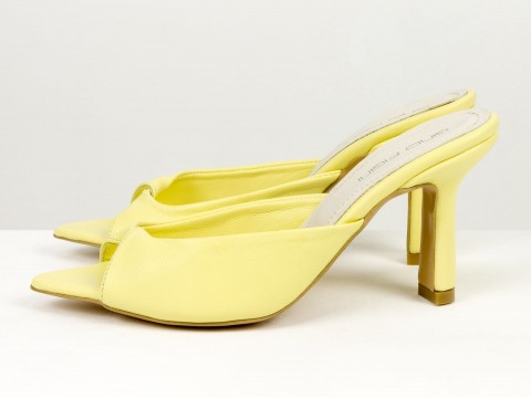 Яркие желтые мюли на каблуке из натуральной кожи Gino Figini