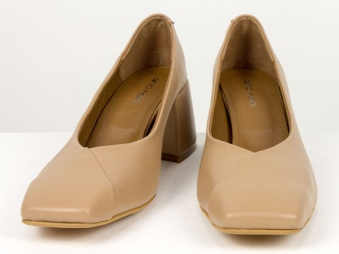 Дизайнерські туфлі на невисокому обтяжному підборі з натуральної італійської шкіри кольору капучино Gino Figini, фото 6