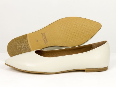 Жіночі базові шкіряні балетки молочного кольору Gino Figini, фото 4