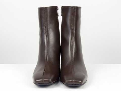 Класичні жіночі черевики з натуральної шкіри у відтінку гіркого шоколаду на стійкому каблуці Gino Figini, фото 2