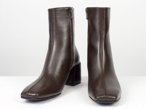 Класичні жіночі черевики з натуральної шкіри у відтінку гіркого шоколаду на стійкому каблуці Gino Figini, фото 3