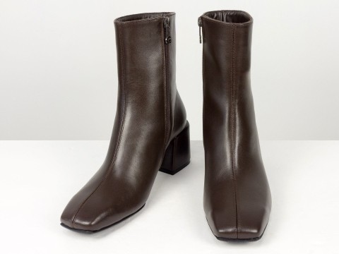 Класичні жіночі черевики з натуральної шкіри у відтінку гіркого шоколаду на стійкому каблуці Gino Figini, фото 4