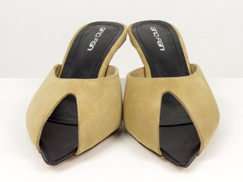 Мюлі жіночі замшеві бежевого кольору на низьких підборах Gino Figini, фото 4