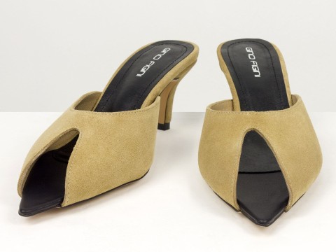 Мюлі жіночі замшеві бежевого кольору на низьких підборах Gino Figini, фото 6