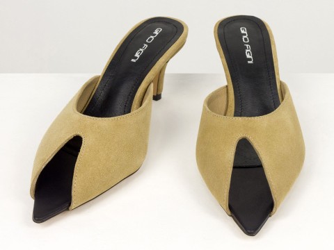 Мюлі жіночі замшеві бежевого кольору на низьких підборах Gino Figini, фото 2