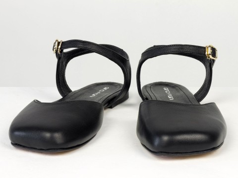 Мінімалістичні босоніжки з натуральної шкіри у чорному кольорі з фіксацією на п’ятці Gino Figini, фото 6