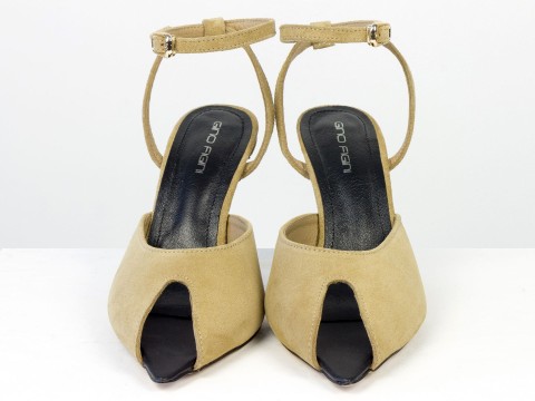 Элегантные босоножки из натуральной замши песочного оттенка с застежкой на лодыжке Gino Figini, фото 4