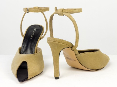 Элегантные босоножки из натуральной замши песочного оттенка с застежкой на лодыжке Gino Figini, фото 6